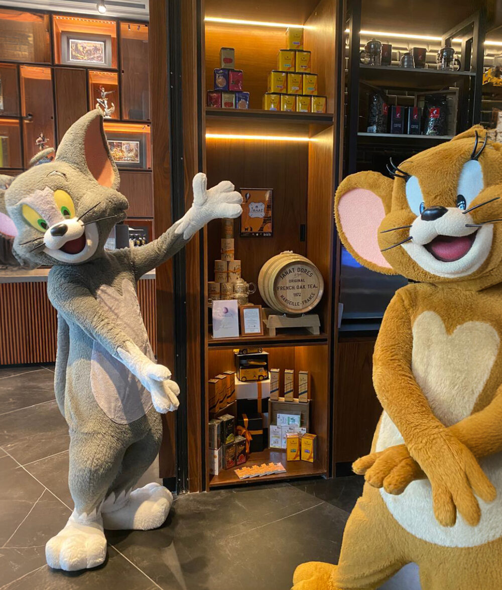 Warner Bros. World Abu Dhabi Accueille les thés Janat Paris : Un mélange de magie cinématographique et de thés raffinés